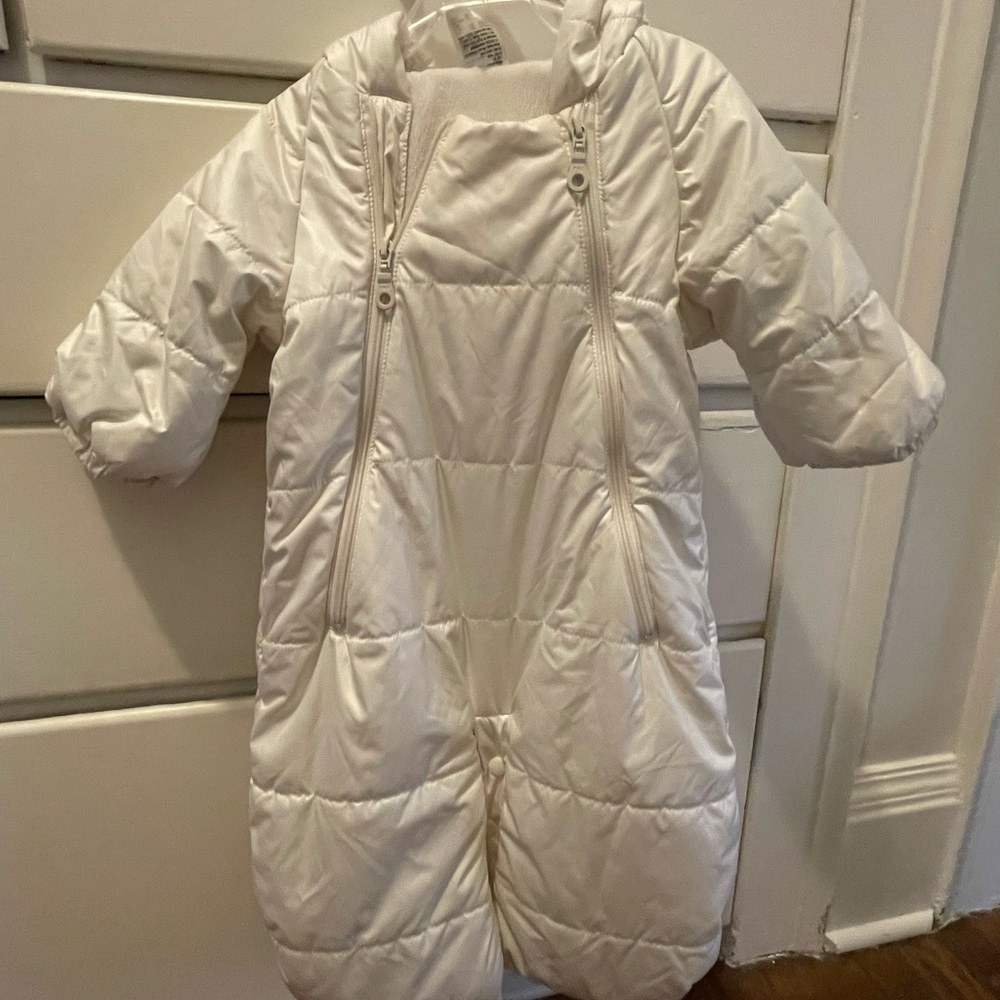Cutest UNIQLO baby snowsuit, brand new